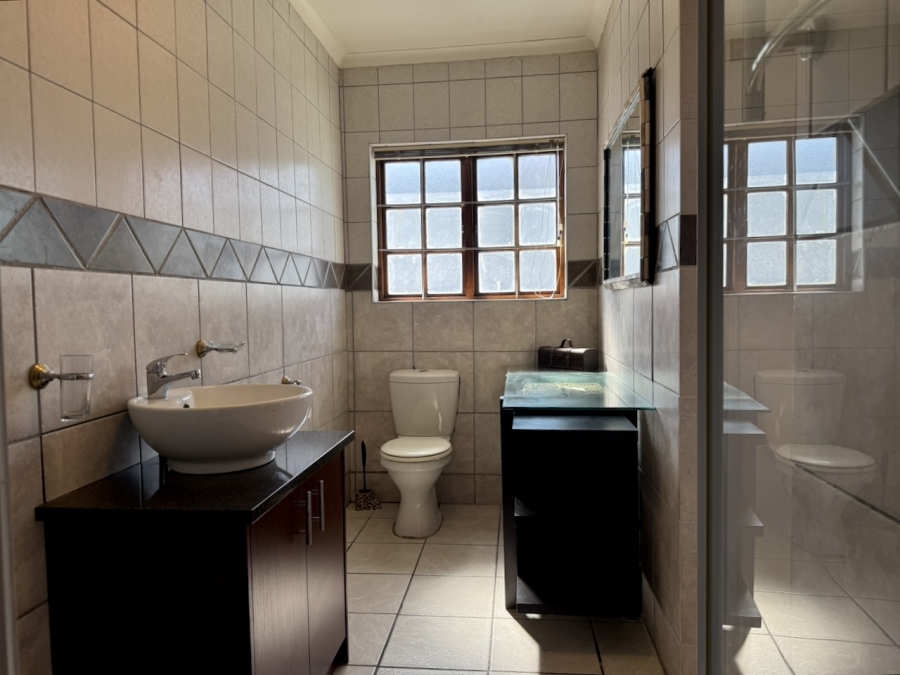 6 Bedroom Property for Sale in Haasendal Western Cape